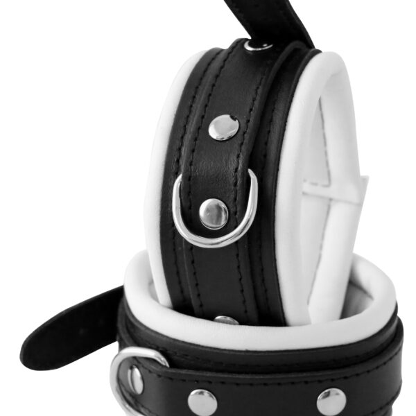 Skórny mankiet na nogę w kolorze białym