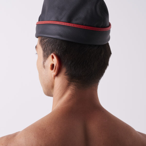 Skórzana furażerka czarny/czerwony