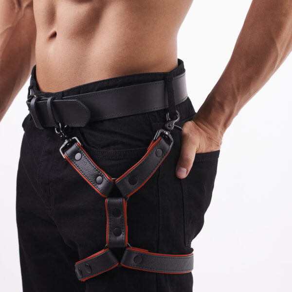 Miękka skórzana uprząż na udo czarny/czerwony